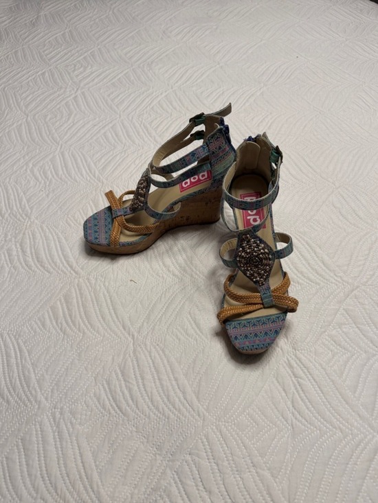 pop Shoes - POP Stardust Women’s Boho Geometrical Wedge Sandals. Size 8